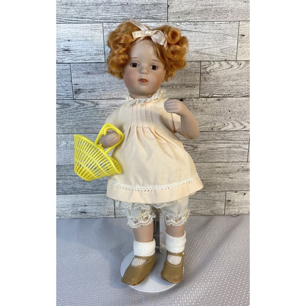 Balliol 1999 Porcelain Little Orphan Annie Doll Collectible With Stand